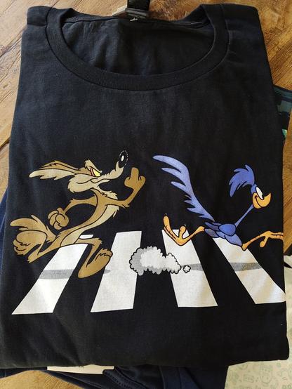 Abby Road Shirt mit Roadrunner und coyote