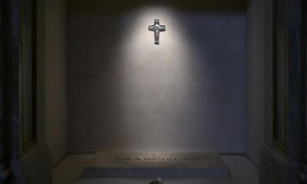 Tumba del papa Francisco (Antonio Masiello)