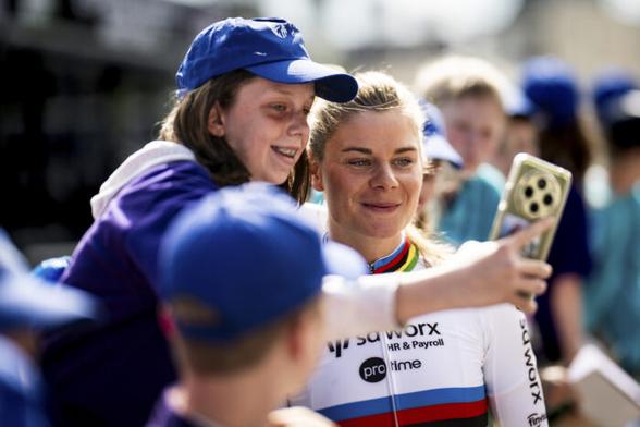 La championne du monde Lotte Kopecky (Team SD Worx-Protime), au départ de Liège-Bastogne-Liège, le 27 avril 2025 - Photo : ASO/Billy Ceusters