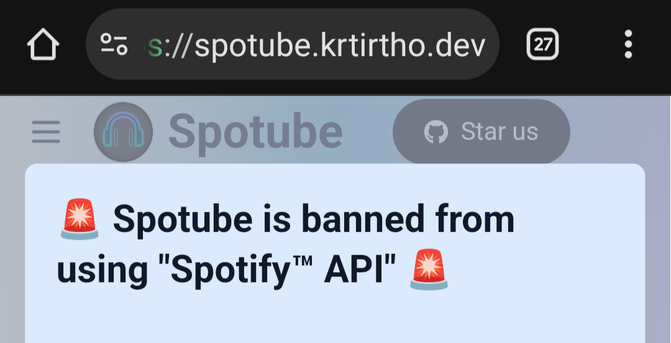 Screenshot von der Spotube-Webseite. Im Vordergrund erscheint ein Hinweisfeld, auf dem, zwischen zwei roten Sirenen-Emojis steht: "Spotube is banned from using "Spotify API"