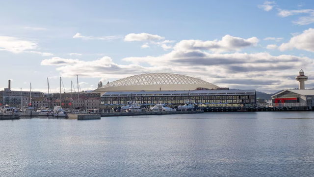 Artist's conception of new Tasmanian Devils stadium. (MPDC via ABC Australia)

https://www.abc.net.au/news/2025-05-12/federal-group-opposition-macquarie-point-afl-stadium/105281250
#AFANA #AFL #ABCAustralia  #tasmaniandevils