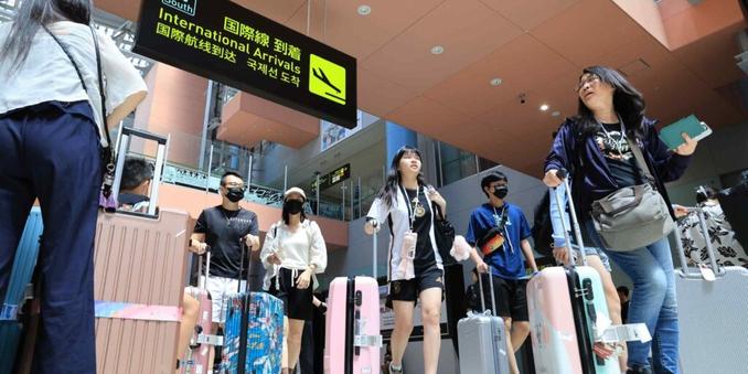 Japan's tourism trade surplus surges 58%, topping patent royalties