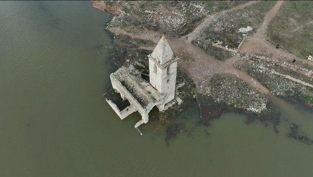 El pantà de Sau durant la sequera (3Cat)