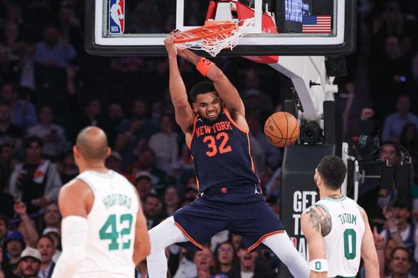 Karl-Anthony Towns dunk Knicks Celtics Game 4