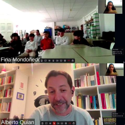 Charla de Alberto Quián ao grupo de voluntariado da radio de 2°da ESO do IES San Rosendo, Mondoñedo, sobre xornalismo ético.
