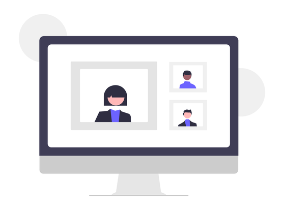 Drei Personen, die an einem virtuellen Videoanruf auf einem Desktop-Computer teilnehmen