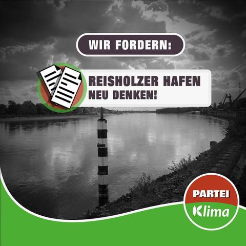 Zu sehen ist ein Schwarz-Weiß Foto des Reisholzer Hafens. Darüber steht in einem abgerundeten Kästchen: „Wir fordern: Reisholzer Hafen neu denken!”