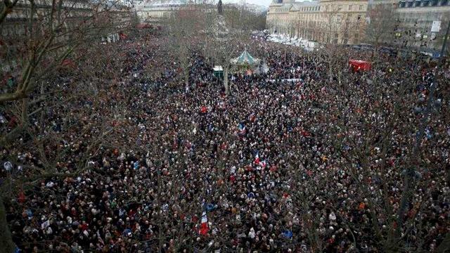 La foule dans Paris le 11 janvier 2015.