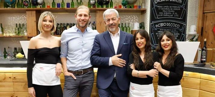 El equipo de 'First Dates' en el restaurante