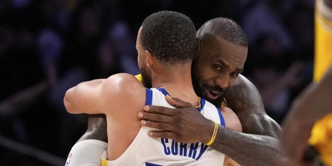 Will LeBron James stay with the Lakers next season? A rumor links him to Stephen Curry on the Warriors