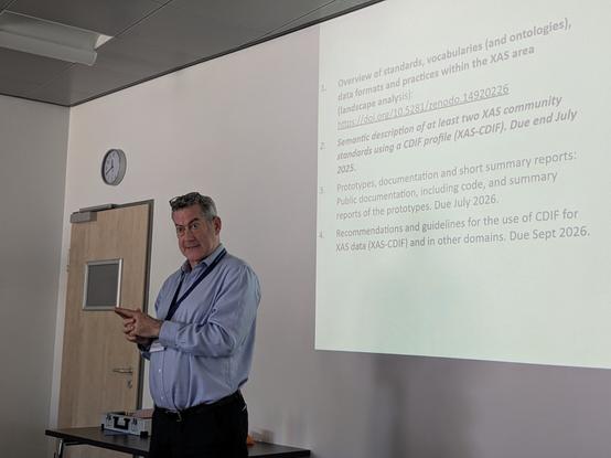 Simon Hodson presenting his talk about CDIF.