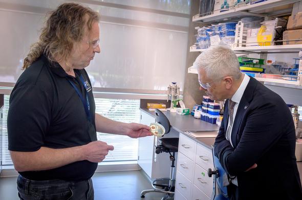 Mark_Clampin_Tours_the_Bioscience_Collaborative_Laboratory_(ACD25-0047-005).jpg