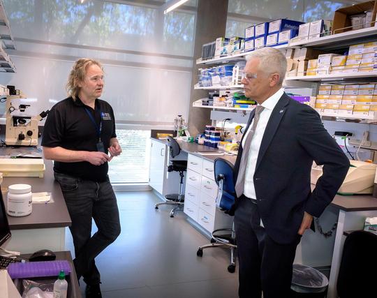 Mark_Clampin_Tours_the_Bioscience_Collaborative_Laboratory_(ACD25-0047-001).jpg