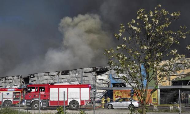 Incendio del centro comercial Marywilska de Varsovia, el 12 de mayo de 2024. (Europa Press/Contacto/Attila Husejnow)