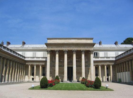 Ancien hôtel de Salm, actuel Palais de la Légion d'Honneur à #Paris7 (#Paris) Hôtel construit de 1782 à 1788 par l'architecte Pierre Rousseau pour Frédéric III, prince de Salm-Kyrbourg, puis acquis par la Légio...
Suite 👉 https://monumentum.fr/monument-historique/pa00088793/paris-7e-arrondissement-ancien-hotel-de-salm-actuel-palais-de-la-legion-dhonneur
#Patrimoine #MonumentHistorique
Photo CC-BY-SA 4.0 : Marc Baronnet
