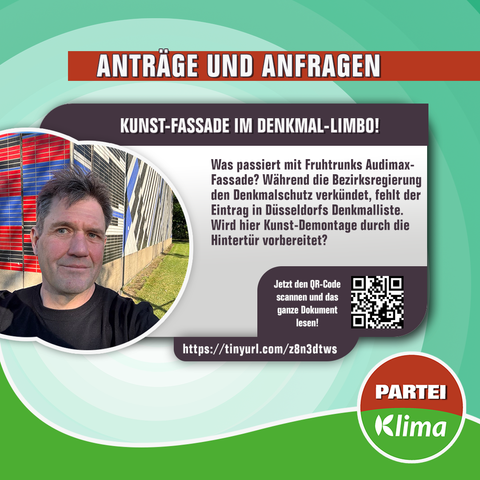 Zu sehen ist ein Foto unseres Fraktions-Geschäftsführer und Mitglieds im Ausschuss für Planung und Stadtentwicklung Christopher Schrage vor dem Audimax Golzheim während des Kunst Ab-Bau Festivals.