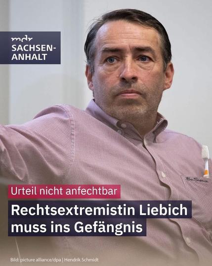 Das Bild zeigt einen Mann in einem rosa karierten Hemd, der in einem neutralen Raum sitzt. Er hat dunkles Haar und einen ernsten Gesichtsausdruck. Im Hintergrund ist ein weißer Wandabschnitt zu sehen. Im oberen linken Bereich des Bildes befindet sich das Logo von "mdr SACHSEN-ANHALT". In der unteren Hälfte des Bildes ist Text in deutscher Sprache zu sehen: "Urteil nicht anfechtbar" in einem roten Hintergrund und "Rechtsextremistin Liebich muss ins Gefängnis" in einem dunkelblauen Hintergrund. Der Text ist in weißer Schrift dargestellt. Am unteren Rand des Bildes steht: "Bild: picture alliance/dpa | Hendrik Schmidt".

Bereitgestellt von @altbot, privat und lokal generiert mit Ovis2-8B

🌱 Energieverbrauch: 0.206 Wh