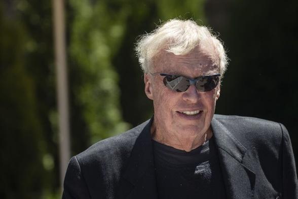 Nike’s Phil Knight No Longer Keen on Buying Trail Blazers