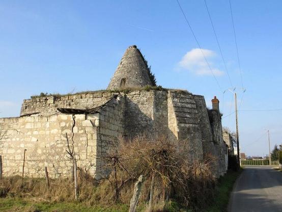 Moulin à vent des Pelouses à #ChouzésurLoire (#IndreEtLoire) Les moulins à vent de type cavier sont une spécificité du val de Loire. Dans cette région viticole, le moulin cavier permettait de stocker le vin et ...
Suite 👉 https://monumentum.fr/monument-historique/pa00097693/chouze-sur-loire-moulin-a-vent-des-pelouses
#Patrimoine #MonumentHistorique
Photo CC-BY-SA 4.0 : Gerard Jalaudin