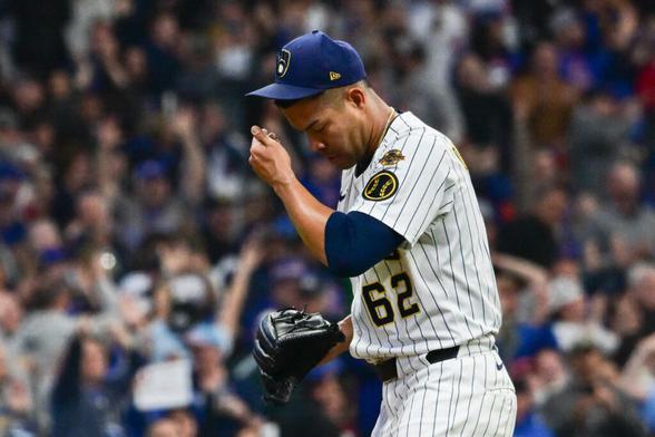 Brewers Place Jose Quintana On IL With Shoulder Impingement