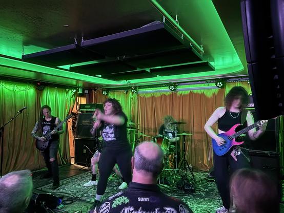 Just an awesome band kicking ass. Nice gender spectrum, too. 🖤