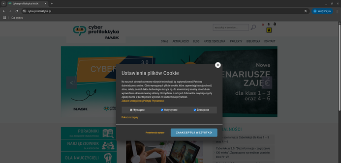 domyślnie masz zaznaczone wszystkie zgody + "ciemny wzorzec" zaakceptuj wszystkie jako wyglądający domyślnie.