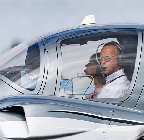 Friedrich Merz im Flieger