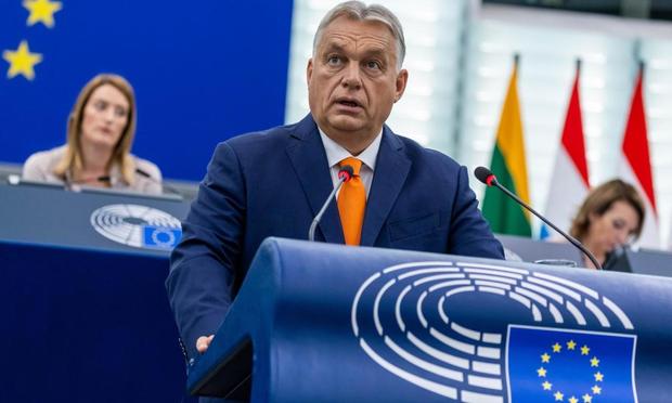Viktor Orbán, durante su intervención en el Parlamento Europeo, en una imagen de archivo. (CHRISTOPHE PETIT TESSON / EFE / EPA)