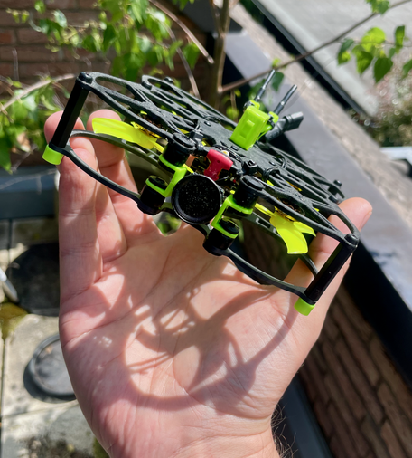 Selbstgebaute 2" FPV Drohne