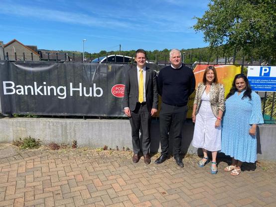 David Chadwick MP, Nick from the banking hub, Jane Dodds MS and Ams from Old Temp Fish Bar