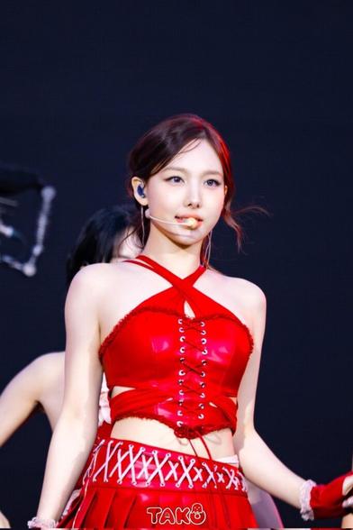 250424 - Nayeon at Coldplay Concert