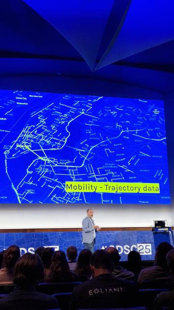 Javier introducing the mobility analytics topic