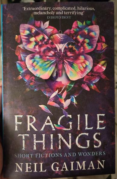 front cover of Fragile Things by Neil Gaiman