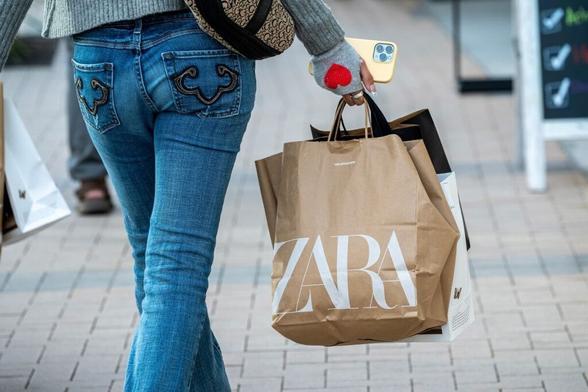 米小売売上高は大幅に伸び鈍化、消費者の支出抑制示唆－関税懸念 - Bloomberg