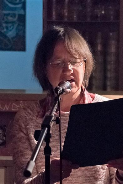 Birgit Rabisch, lesend
