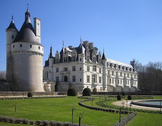 Domaine de Chenonceau à #Chenonceaux (#IndreEtLoire) En 1512, Thomas Bohier, receveur des finances, devient définitivement propriétaire du château qui appartenait à la famille de Marques. Il le fait raser et ne...
Suite 👉 https://monumentum.fr/monument-historique/pa00097654/chenonceaux-domaine-de-chenonceau
#Patrimoine #MonumentHistorique
Photo CC-BY-SA 4.0 : Auteur inconnu