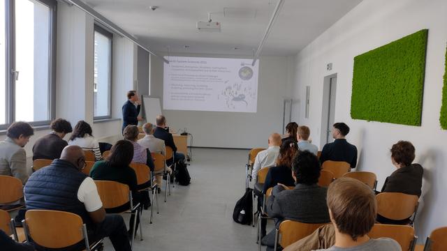 Jörg Seegert giving his talk.