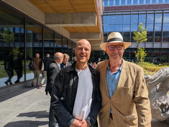 Cees Holtkamp en de kale zoon van een andere banketbakker.