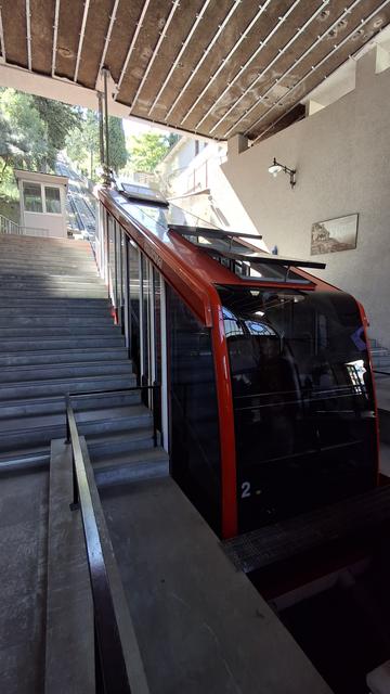 Der schräge Zug in der Talstation