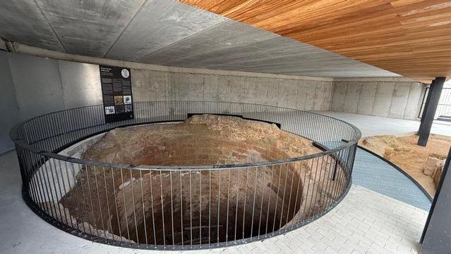 En perdre la cúpula que el cobria, es va convertir en un abocador (3Cat / Gal·la Benet)