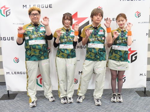 プロ麻雀リーグ「Mリーグ2024－2025」を終えた「BEAST X」。左から鈴木大介、菅原千瑛、猿川真寿、中田花奈