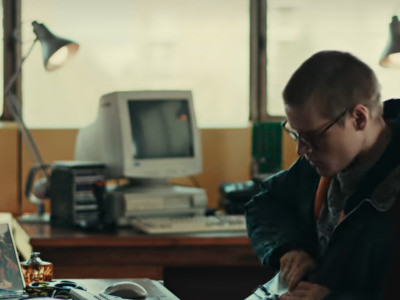 In "Back Mirror" the 1990s the office of the games developer has a Acorn RISC PC.