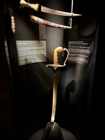 Süleyman's dagger and sword!