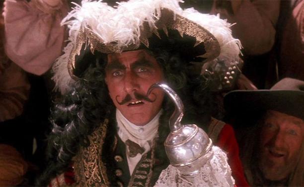 Photo close-up of Dustin Hoffman as Captain Hook from Steven Spielberg's "Hook."
