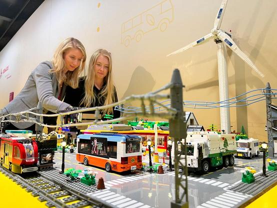 Die Miniaturstadt „Grüne Energie für Städte“ auf der MS Wissenschaft. (Foto: LUH/Ann-Christin Bartels)