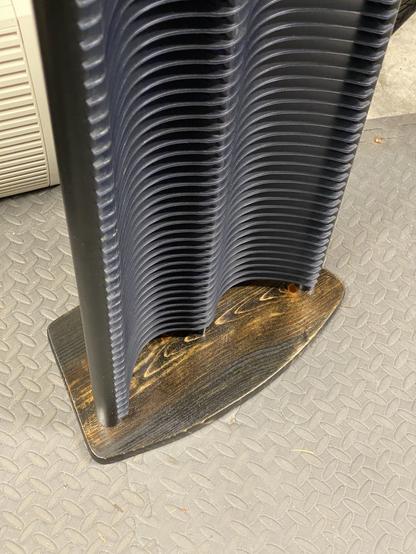 medium shot of the base with the tower attached. sadly the knot which turned out rather decorative isn’t really in a feature location, but I didn’t expect it to come out looking cool so didn’t plan for that, oh well