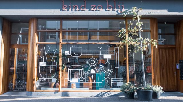 Illustrative chalk drawing on shop window