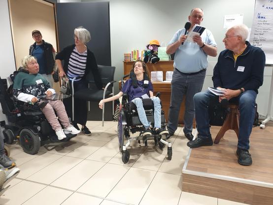 Workshop mit behinderten Menschen unterschiedlicher Generationen