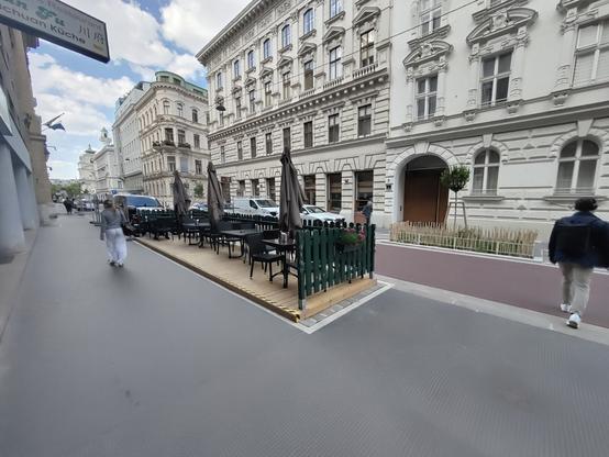 Außenbereich eines chinesischen Restaurants auf der Argentinierstraße