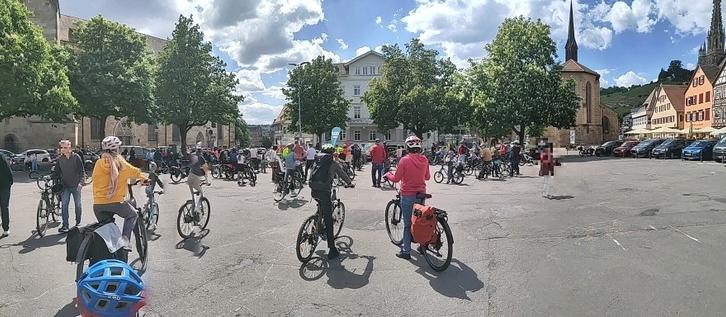 KidicalMass Esslingen am Neckam am 2025-05-18, Treffpunkt Marktplatz